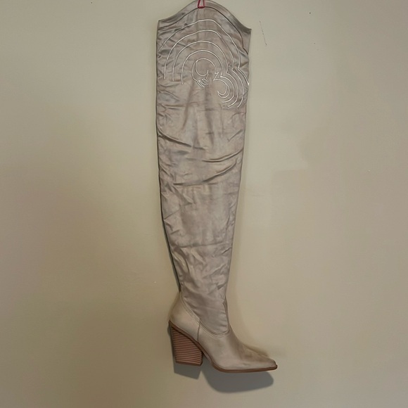 Thigh High Ultra Suede Nude 7.5 Cowgirl Boot - Picture 1 of 4